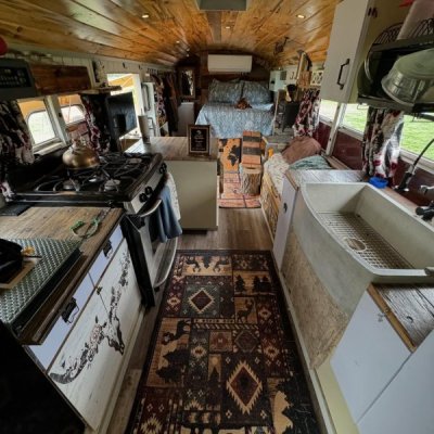 the-b-wagon-bus-is-a-cozy-mobile-home-with-two-huge-decks-and-a-warm-and-snug-interior_22.jpg
