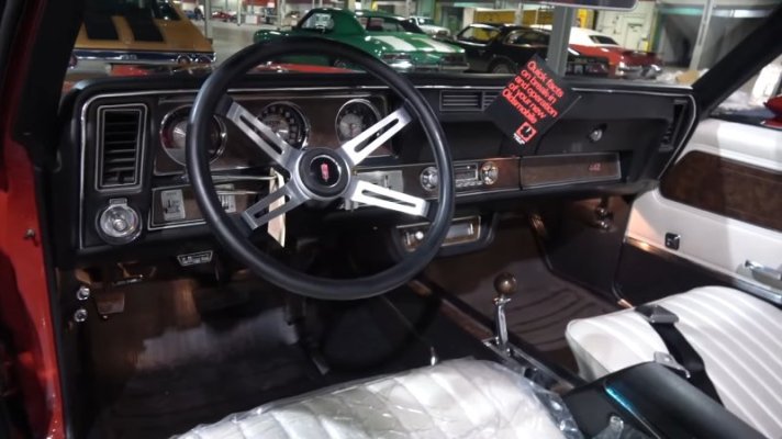 1970-oldsmobile-4-4-2-w30-ragtop-fires-up-after-a-ten-year-restoration-hides-rare-secret_24.jpg