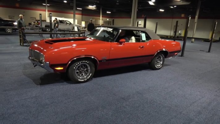1970-oldsmobile-4-4-2-w30-ragtop-fires-up-after-a-ten-year-restoration-hides-rare-secret_6.jpg