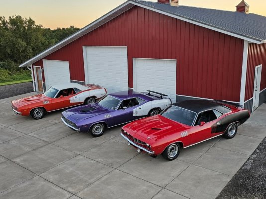 1971-cuda-4406-sat-42-years-in-a-garage-owner-wanted-400k-now-it-s-back-on-the-road_4.jpg