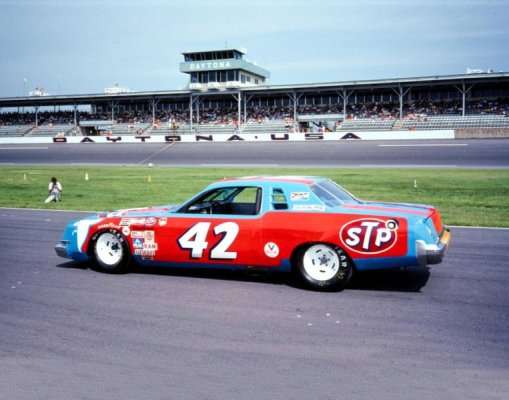 kyle-petty--42-stp-dodge-magnum-1980-at-daytona-david-bryant.jpg