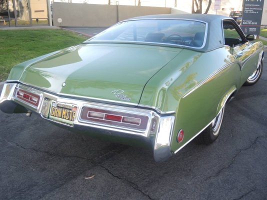 1970-buick-riviera-pampered-for-decades-is-amazingly-original_11.jpg