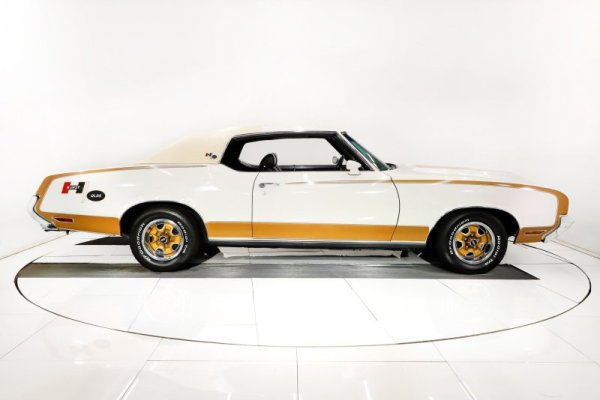 astronaut-crashed-at-indy-500-so-a-man-got-a-1972-hurst-olds-drove-65k-miles-since-1981_1.jpg