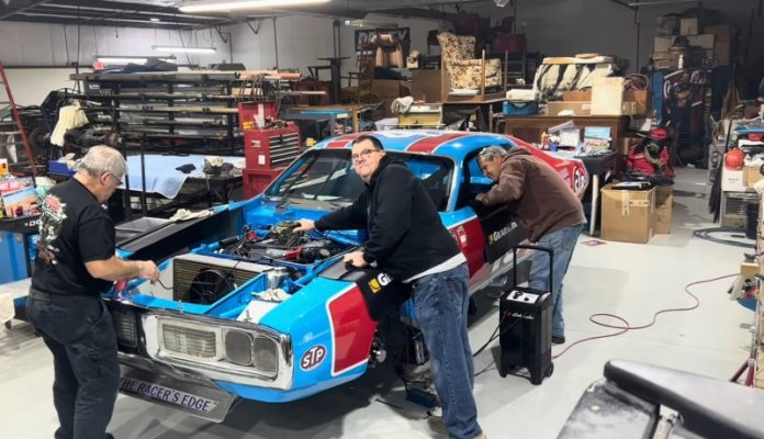 richard-petty-s-1974-dodge-charger-awakens-from-hibernation-426-hemi-roars-like-thunder_3.jpg