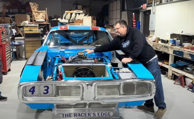 richard-petty-s-1974-dodge-charger-awakens-from-hibernation-426-hemi-roars-like-thunder_4.jpg