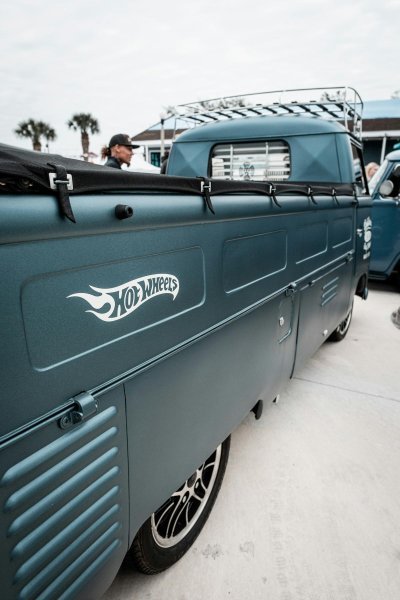 free-photo-of-hot-wheels-sticker-on-vintage-pick-up-truck.jpeg