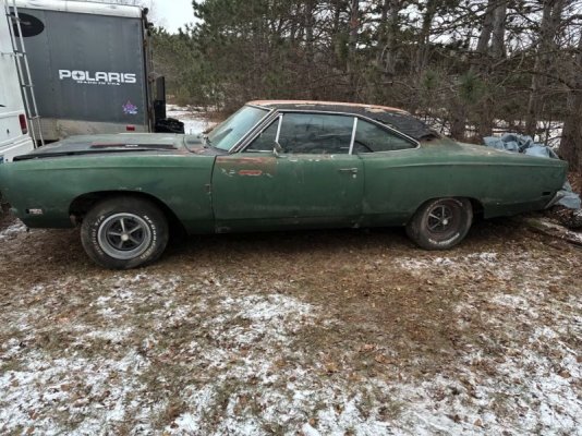 guy-sells-1969-plymouth-road-runner-don-t-pop-the-hood-and-you-ll-be-fine-247271_1.jpg