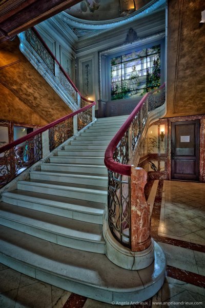 swannanoa-palace-tiffany-window-grand-staircase-2-afton-va.jpg