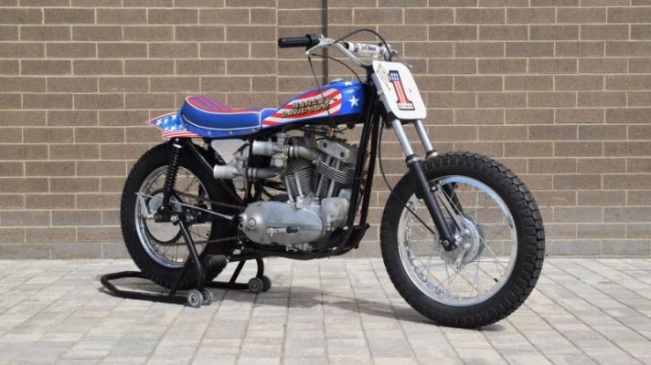 evel-knievel-harley-davidson-tribute-5.jpg