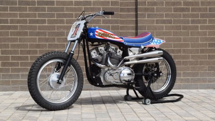 evel-knievel-harley-davidson-tribute-2.jpg