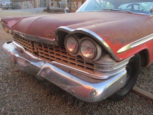classic-parts-dealer-sells-1959-sport-fury-desert-car-a-dog-jumped-on-the-roof-247386_1.jpg