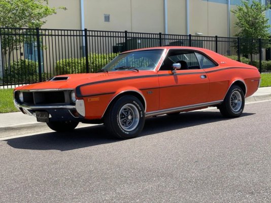 1970-AMC-Javelin-SST-390-Adventure-Classic-Cars-front-3q.jpeg