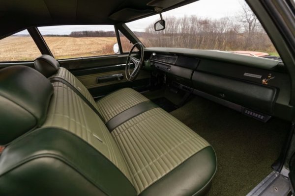 dealer-aims-30k-profit-off-this-one-of-zero-1969-road-runner-4406-bought-in-january_28.jpg
