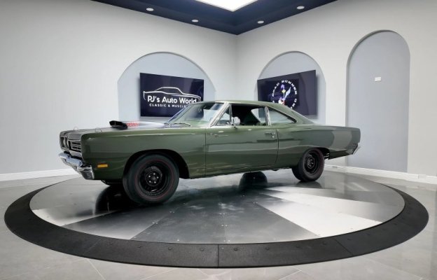 dealer-aims-30k-profit-off-this-one-of-zero-1969-road-runner-4406-bought-in-january_1.jpg