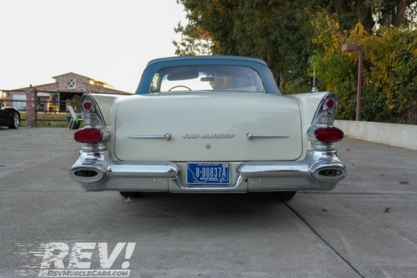the-1957-bonneville-fuelie-pontiac-s-red-hot-v8-muscle-was-more-expensive-than-a-cadillac_8.jpg