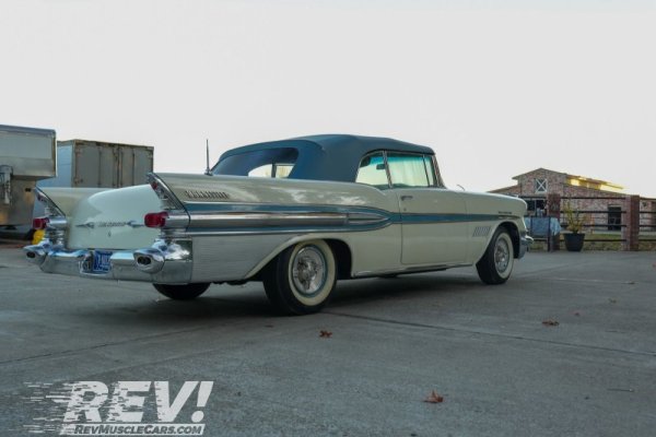 the-1957-bonneville-fuelie-pontiac-s-red-hot-v8-muscle-was-more-expensive-than-a-cadillac_2.jpg
