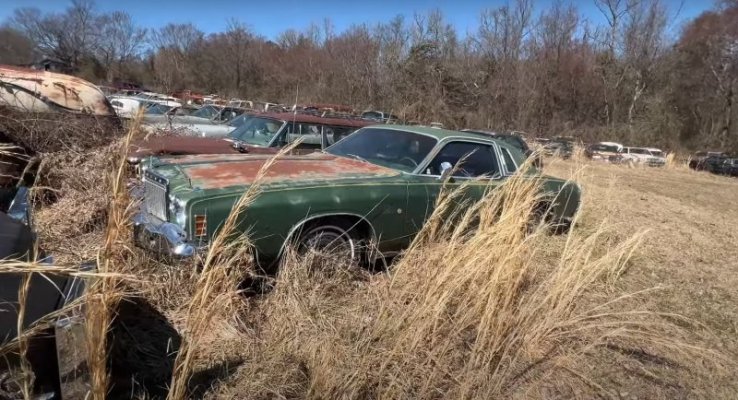 arkansas-junkyard-is-packed-with-american-classics-rare-gems-included_8.jpg
