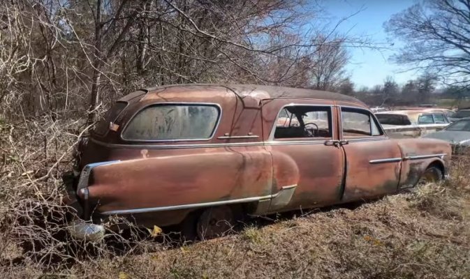 arkansas-junkyard-is-packed-with-american-classics-rare-gems-included_6.jpg