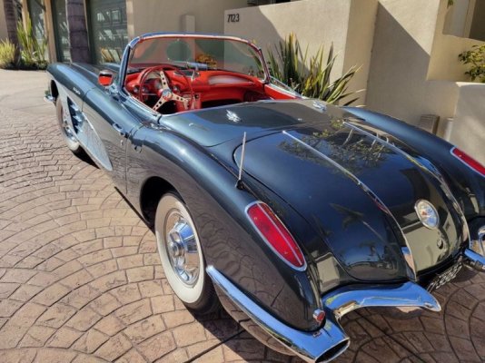 collector-gives-up-on-1958-chevrolet-corvette-in-spotless-shape-fuel-injected-specimen_11.jpg