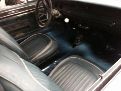 1970 GTX 440 4 Speed Interior Front 1.jpg