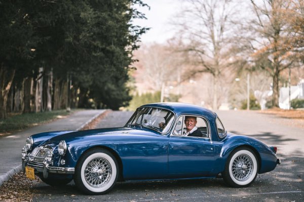 1957_MG_MGA_1500_Coupe_Mineral_Blue_Jim_Cheatham_002.jpg