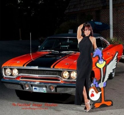 Plym Road Runner 1970 B.jpg