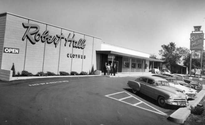 here-is-the-new-robert-hall-clothing-store-branch-in-news-photo-1594400595.jpg