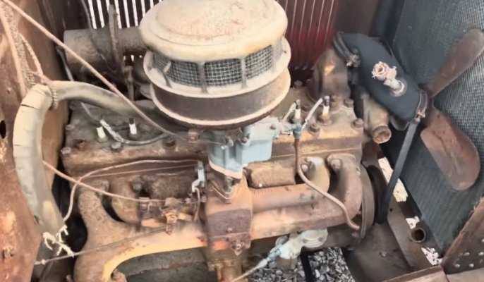 1933-dodge-truck-sat-for-70-years-original-inline-six-refuses-to-die_5.jpg