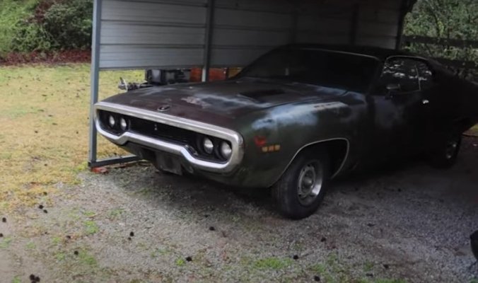 1971-road-runner-parked-for-decades-is-a-true-time-capsule-rare-v8-wants-to-live_1.jpg