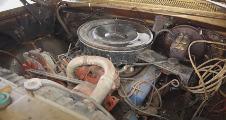 1975-dodge-power-wagon-spent-37-years-parked-the-time-has-come-for-it-to-shine-again_11.jpg