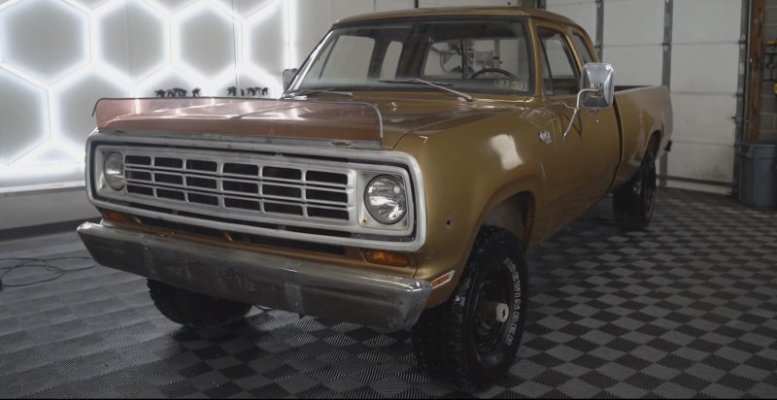 1975-dodge-power-wagon-spent-37-years-parked-the-time-has-come-for-it-to-shine-again_20.jpg