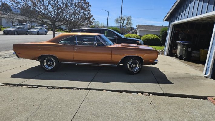 A few pictures of my 69 Sport Satellite