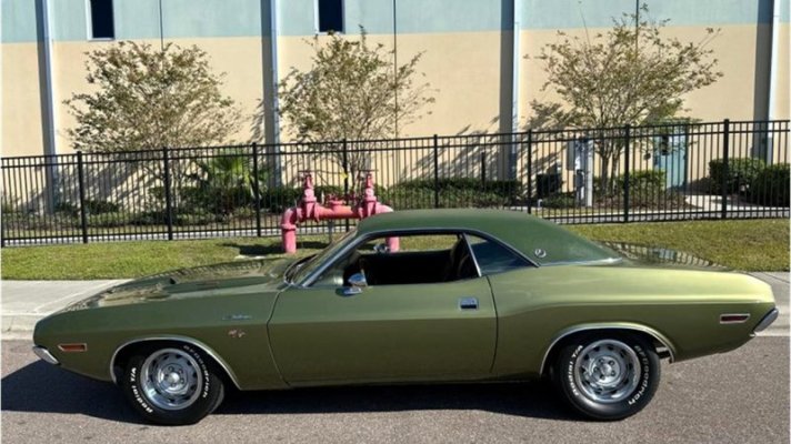 1970-dodge-challenger-rt-se-side.jpg