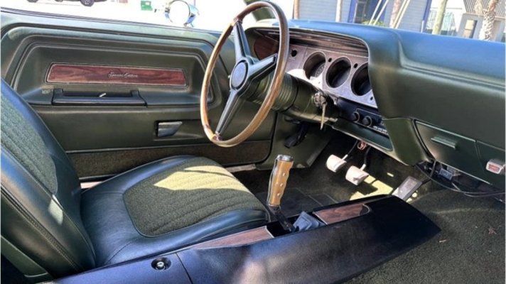 1970-dodge-challenger-rt-se-interior.jpg