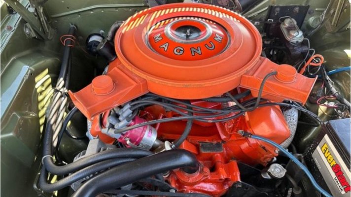 1970-dodge-challenger-rt-se-engine.jpg