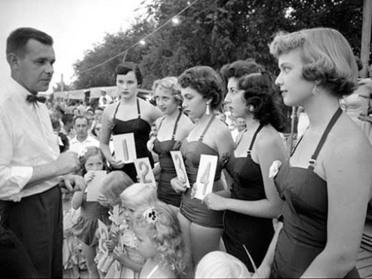 02-the-50s-women-bathing-suits-fsl.jpg