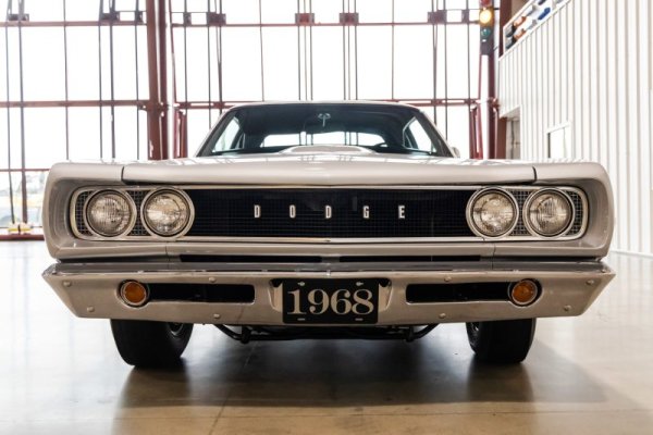 this-pristine-1968-dodge-super-bee-is-a-rare-hemi-powered-silver-bullet_3.jpg