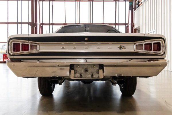 this-pristine-1968-dodge-super-bee-is-a-rare-hemi-powered-silver-bullet_9.jpg