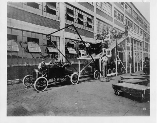 82528709007-ford-assembly.jpg