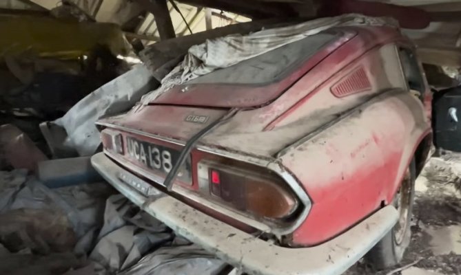 barn-find-hunters-explore-abandoned-property-find-rare-classics-and-armored-ferret_4.jpg