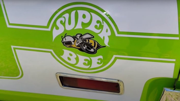restored-1970-dodge-super-bee-flaunts-ramcharger-hood-rare-color-combo_1.jpg