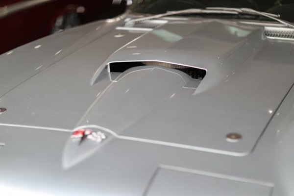 Corvette-Stinger-Hood-scoop.jpg