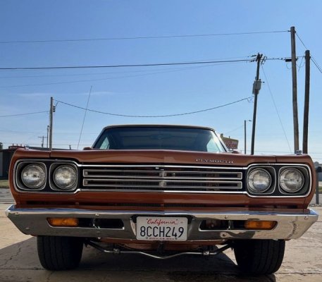 1969-plymouth-road-runner-flexes-rare-feature-nasty-surprise-under-the-hood_3.jpg