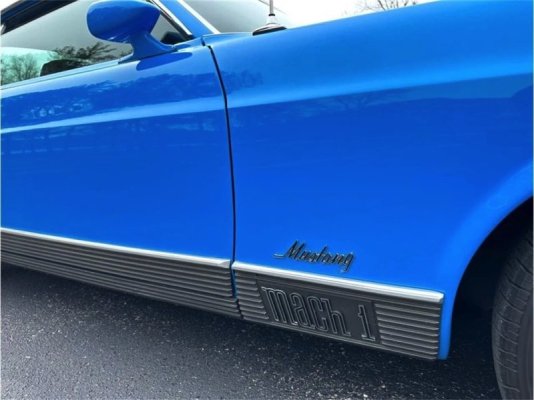 owner-sells-a-1970-mustang-mach-1-428-cobra-jet-grabber-blue-specimen-needs-nothing_2.jpg
