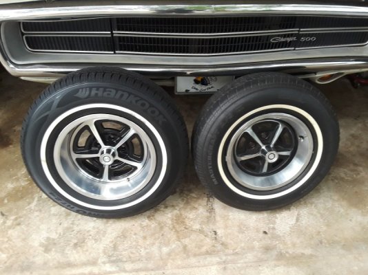 New vs Old Magnum Wheel.jpg New vs Old Magnum Wheel.jpg