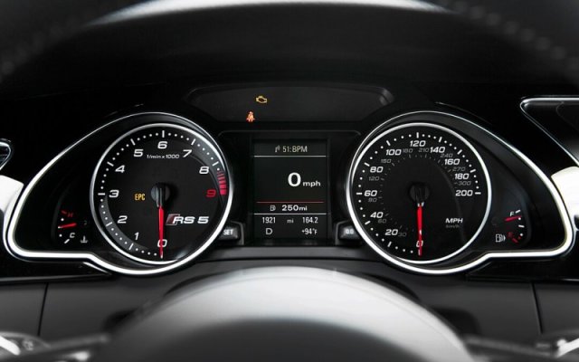 2013-Audi-RS-5-instrument-cluster.jpg