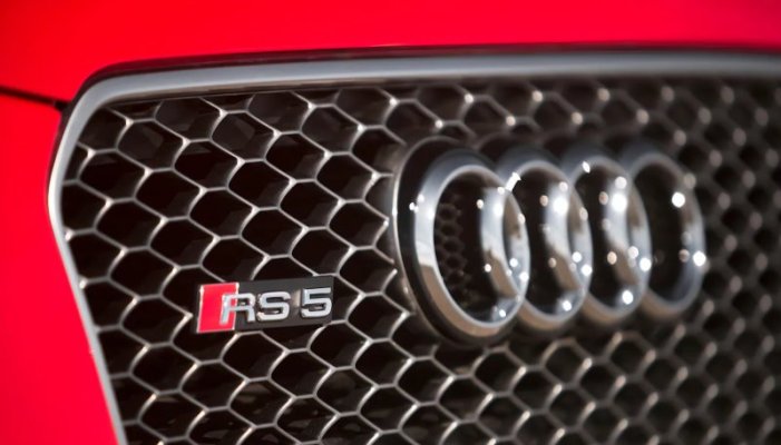 2013-Audi-RS-5-grille.jpg