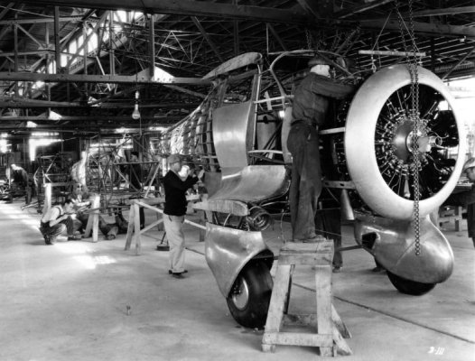 Beechcraft-Staggerwing-Factory-Assembly-Line-1536x1229.jpg