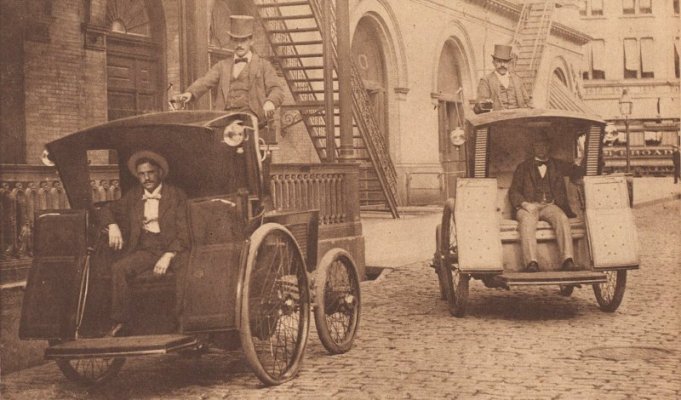 1920px-Electrobat_Taxis_on_Manhattan_39th_Street_in_1898-lead.jpg