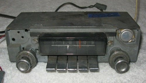 dge_1966_Charger_All_Transistor_PB_radio_MoPar_233.jpg